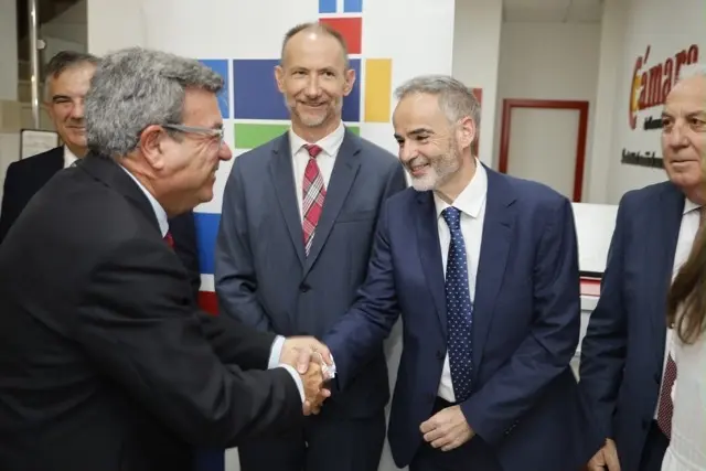 El rector a su llegada a la jornada