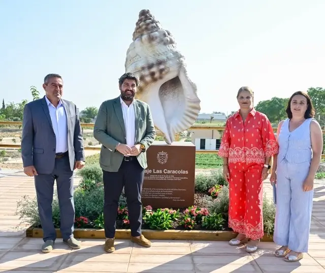 El presidente de la Comunidad, Fernando L&oacute;pez Miras, junto a la alcaldesa de Alcantarilla, Francisca Terol,  inaugura el tanque de tormentas Paraje Las Caracolas.