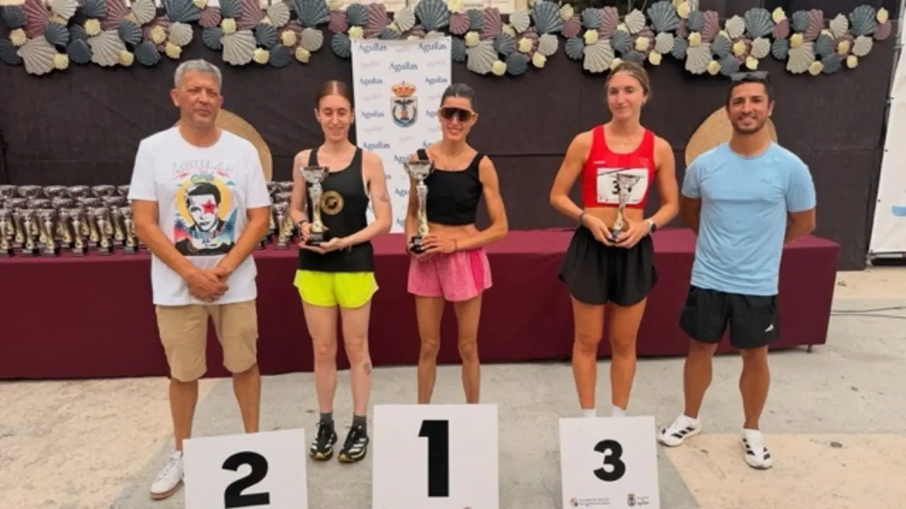 Podio femenino Carrera &Aacute;guilas